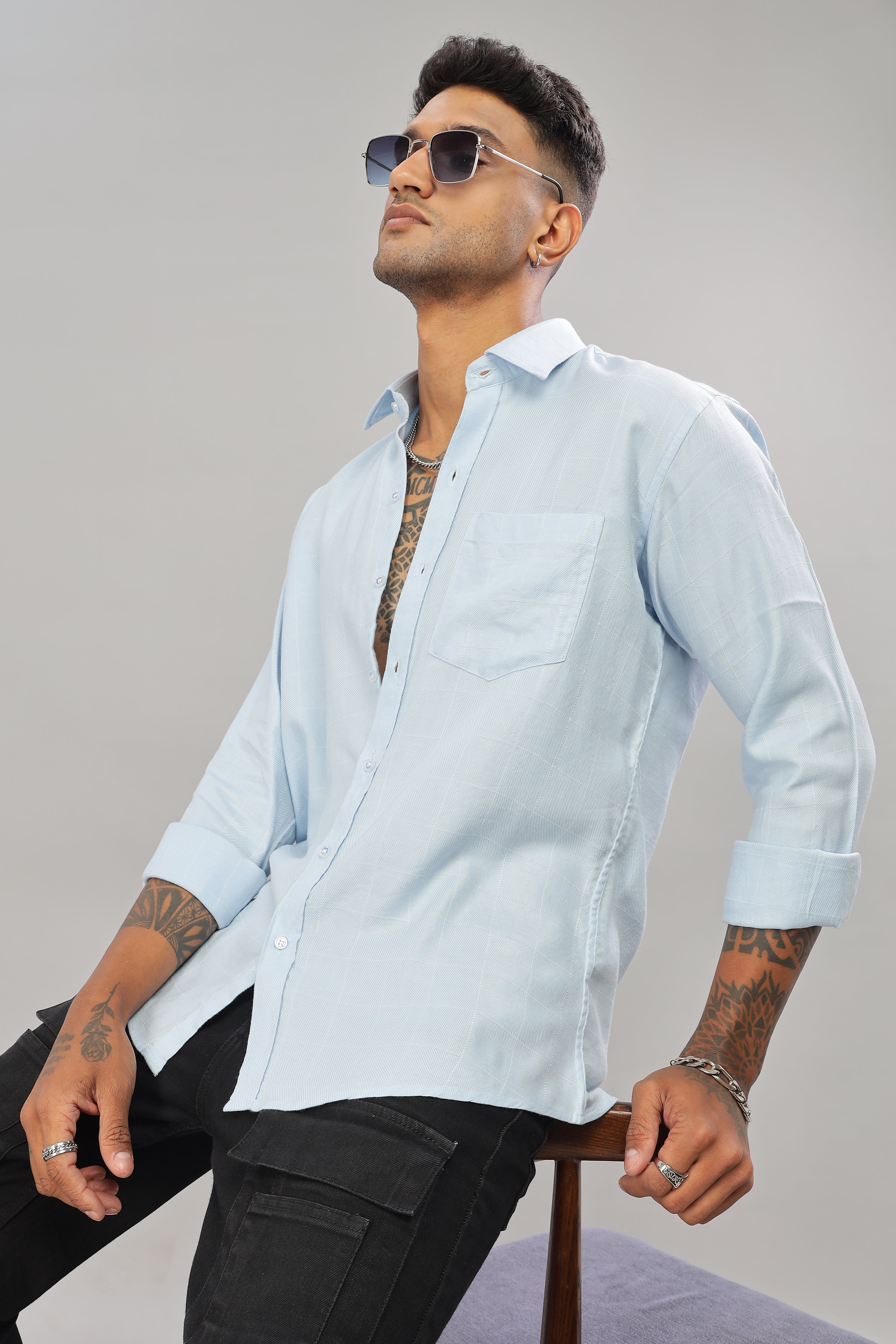 Camisa lisa blanca de algodón elástico