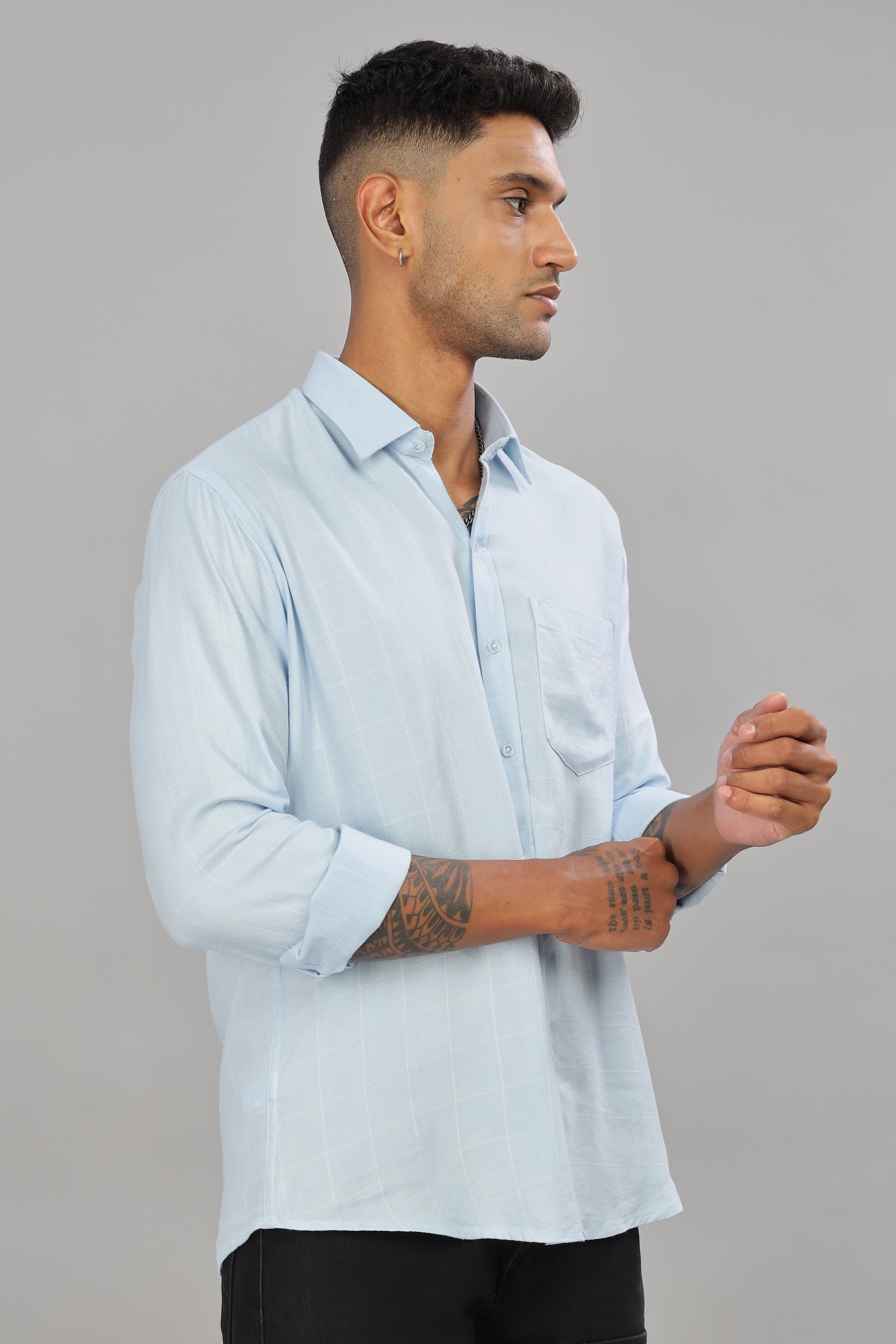 Camisa lisa blanca de algodón elástico